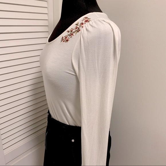 American Eagle Outfitters Soft & Sexy Floral Top - Picture 7 of 14